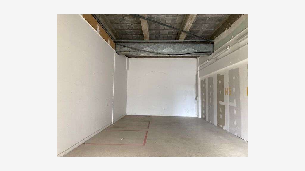 Local stockage 51m² à louer à Cournon-d'Auvergne