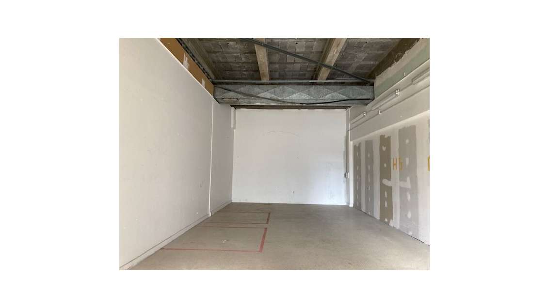 Local stockage 51m² à louer à Cournon-d'Auvergne