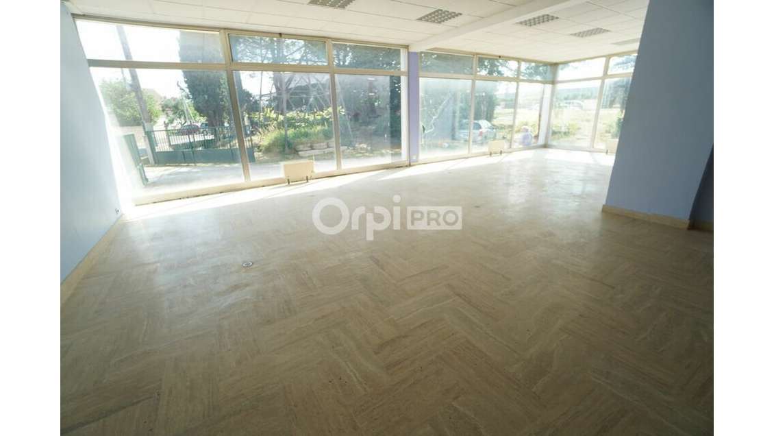 A louer local mixte de 463m² à Dijon axe fréquenté