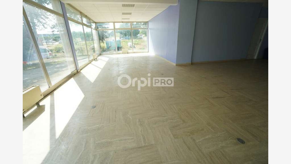 A louer local mixte de 463m² à Dijon axe fréquenté