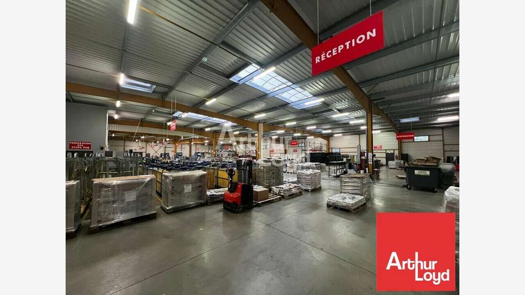 Local activité 2000m² à louer à Dompierre sur Yon
