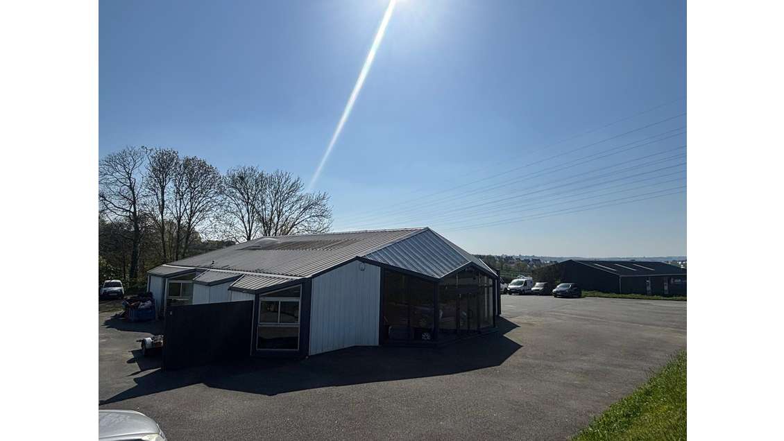 A louer local d'activité de 300m² à Ergué-Gabéric