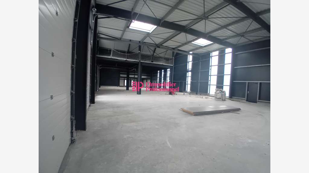 A louer local d'activité 640m² à Ergué-Gabéric
