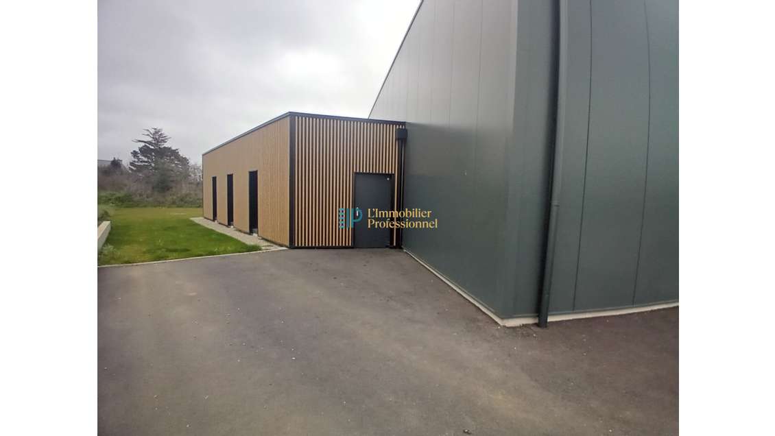 A louer local d'activité 640m² à Ergué-Gabéric