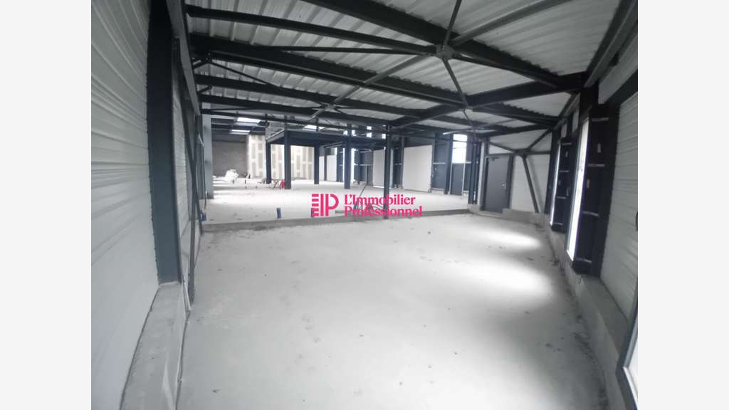 A louer local d'activité 640m² à Ergué-Gabéric