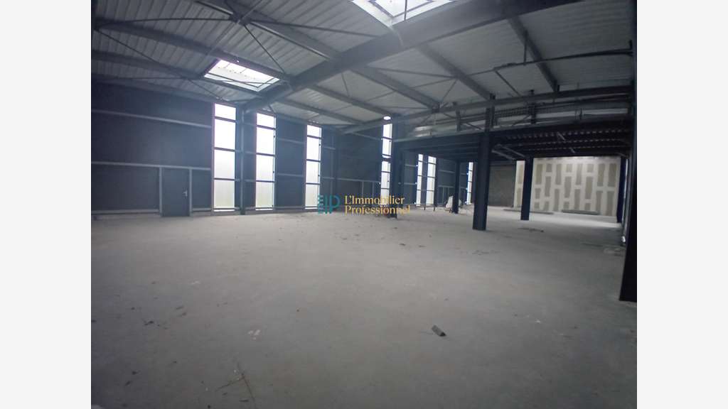 A louer local d'activité 640m² à Ergué-Gabéric