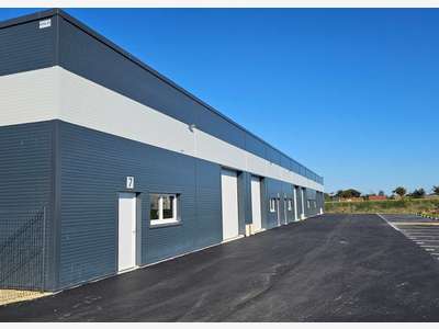 À louer locaux d'activités 99 et 144m² à Fécamp