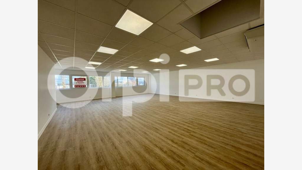 Local activité 188m² à louer ZA Fontenay-Trésigny