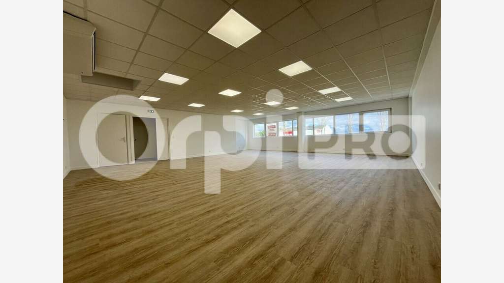 Local activité 188m² à louer ZA Fontenay-Trésigny