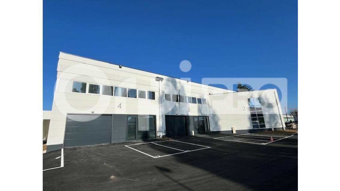 Local activité 188m² à louer ZA Fontenay-Trésigny