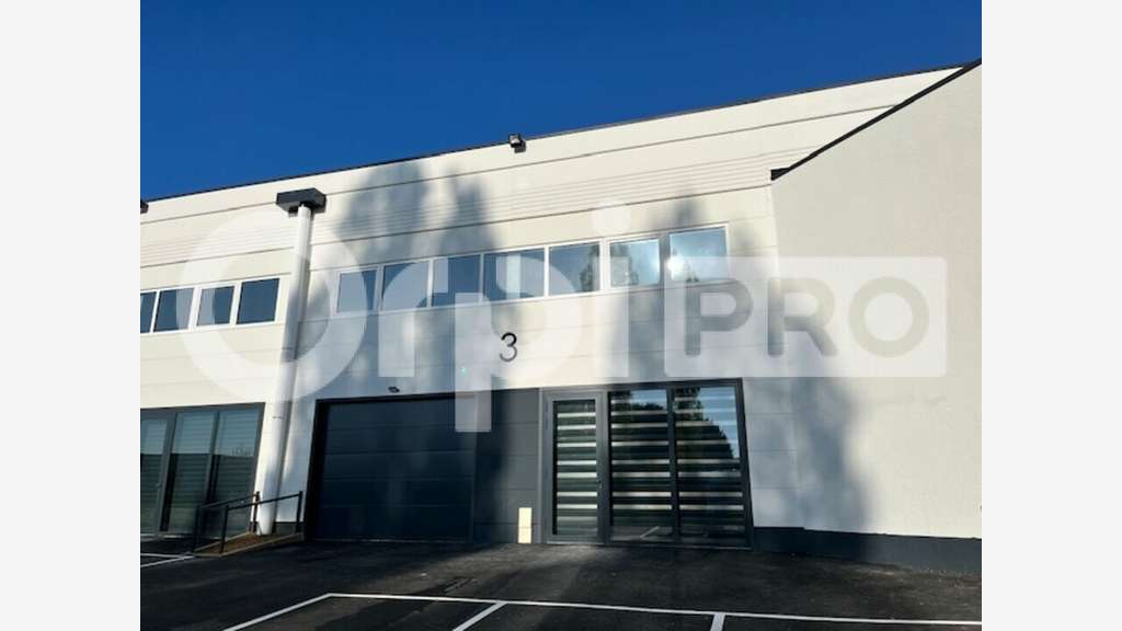 Local activité 188m² à louer ZA Fontenay-Trésigny