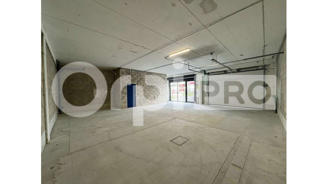 Local activité 188m² à louer ZA Fontenay-Trésigny