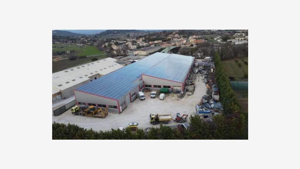 À louer entrepôt 2276m² à Gargas ZA des Moulins