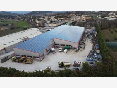 À louer entrepôt 2276m² à Gargas ZA des Moulins