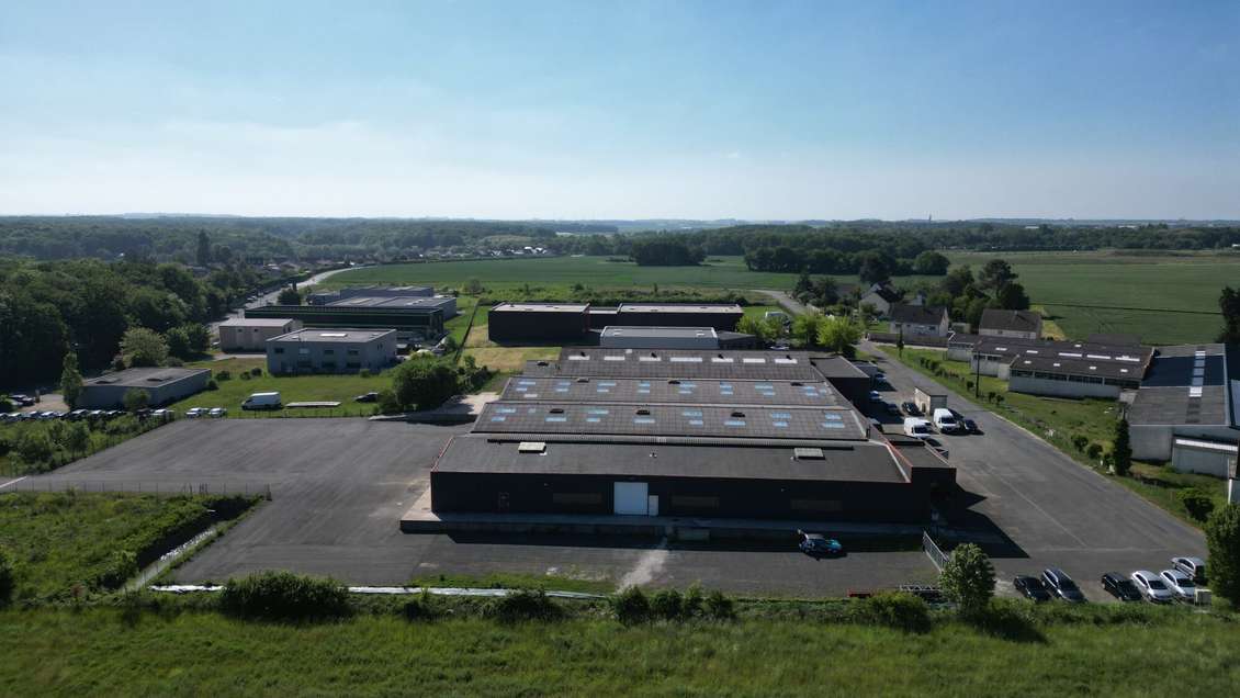Cellule d'activité 1644m² à louer à Gasville