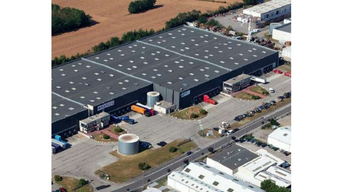 A louer entrepôt logistique de 4535m² à Genas