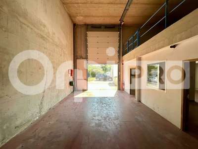 Location Locaux d'activités - Entrepôts à Grigny