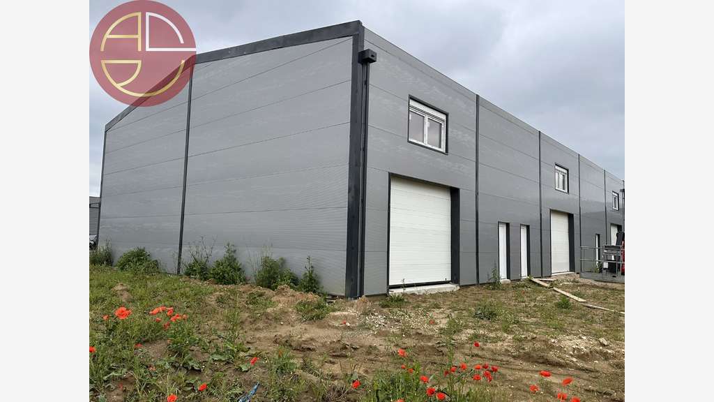 À louer entrepôt neuf 130m² à Grisolles