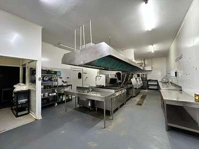 A louer bâtiment agroalimentaire 2450m² à L'Isle