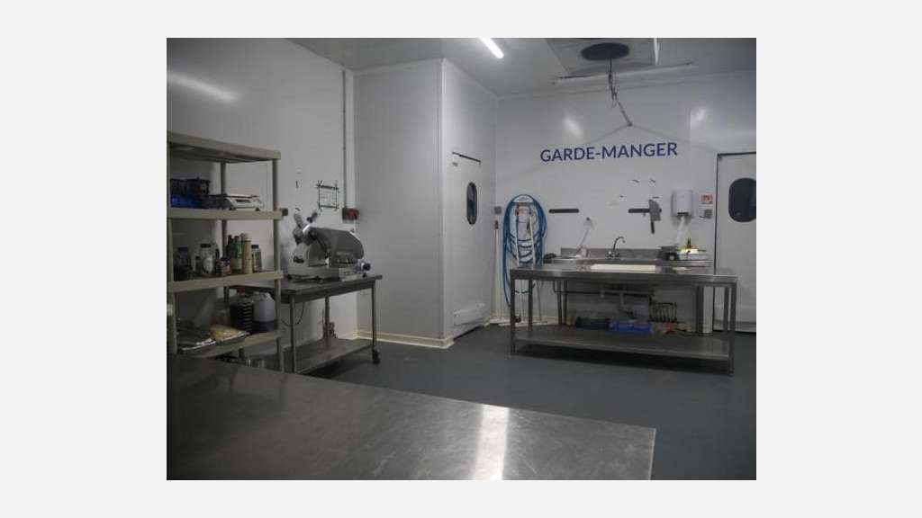A louer bâtiment agroalimentaire 2450m² à L'Isle