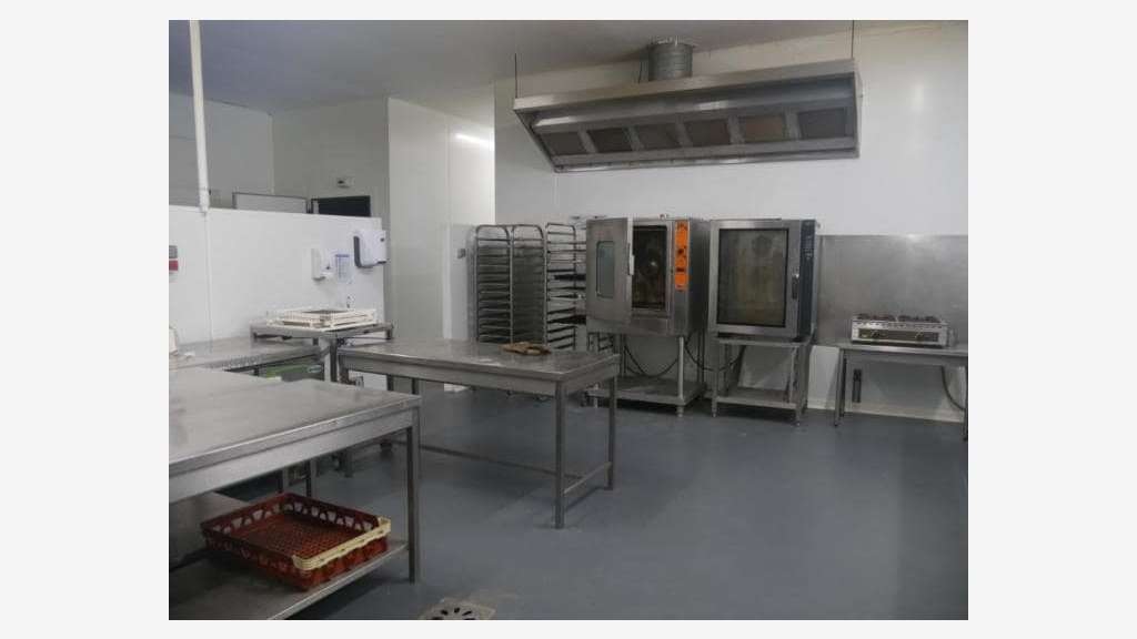 A louer bâtiment agroalimentaire 2450m² à L'Isle