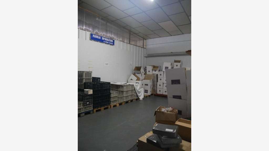 A louer bâtiment agroalimentaire 2450m² à L'Isle