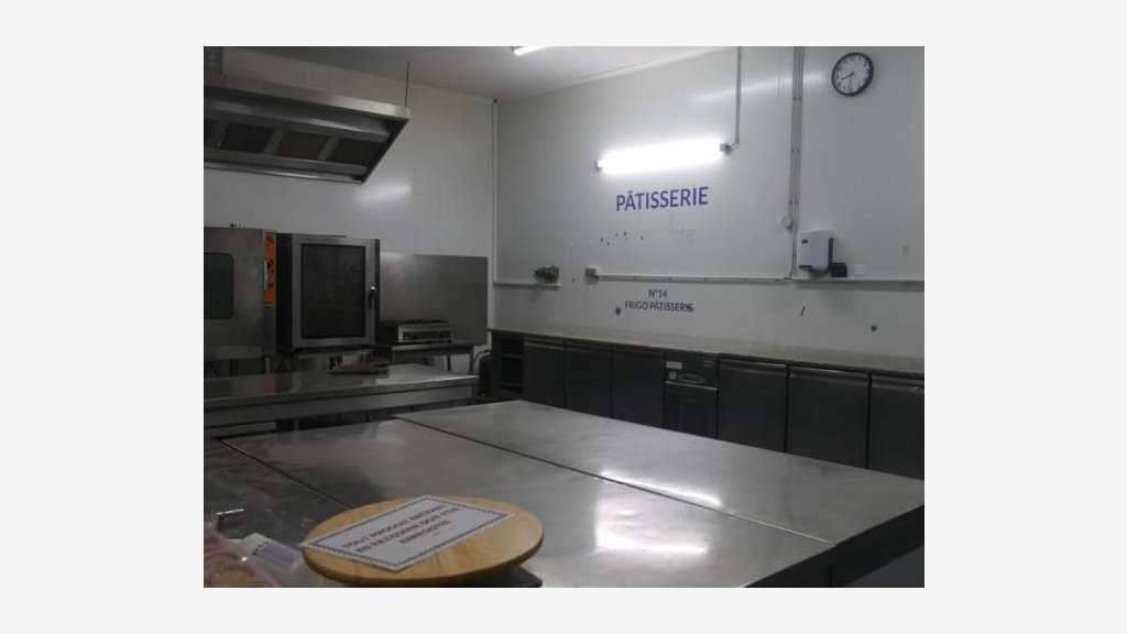 A louer bâtiment agroalimentaire 2450m² à L'Isle