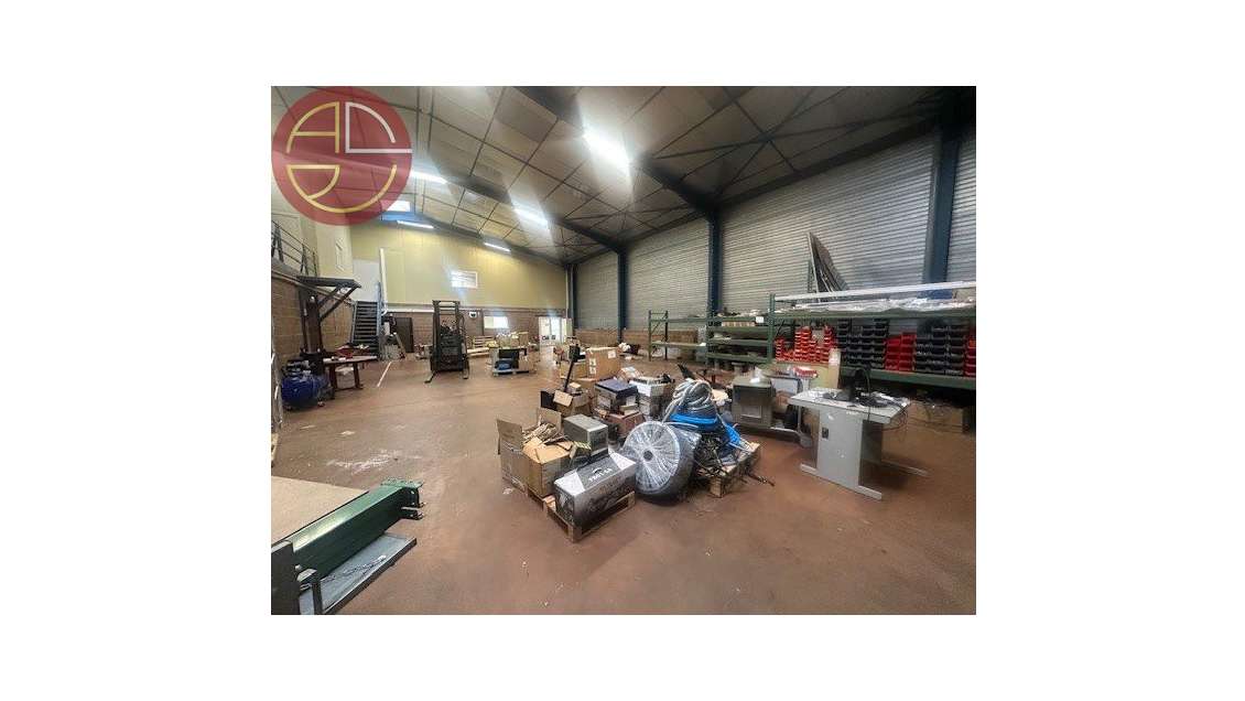 A louer entrepôt bureaux de 650m² à l'Union