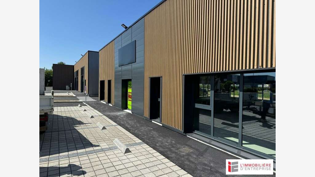 Local d'activité de 300m² à louer à la Bouëxière