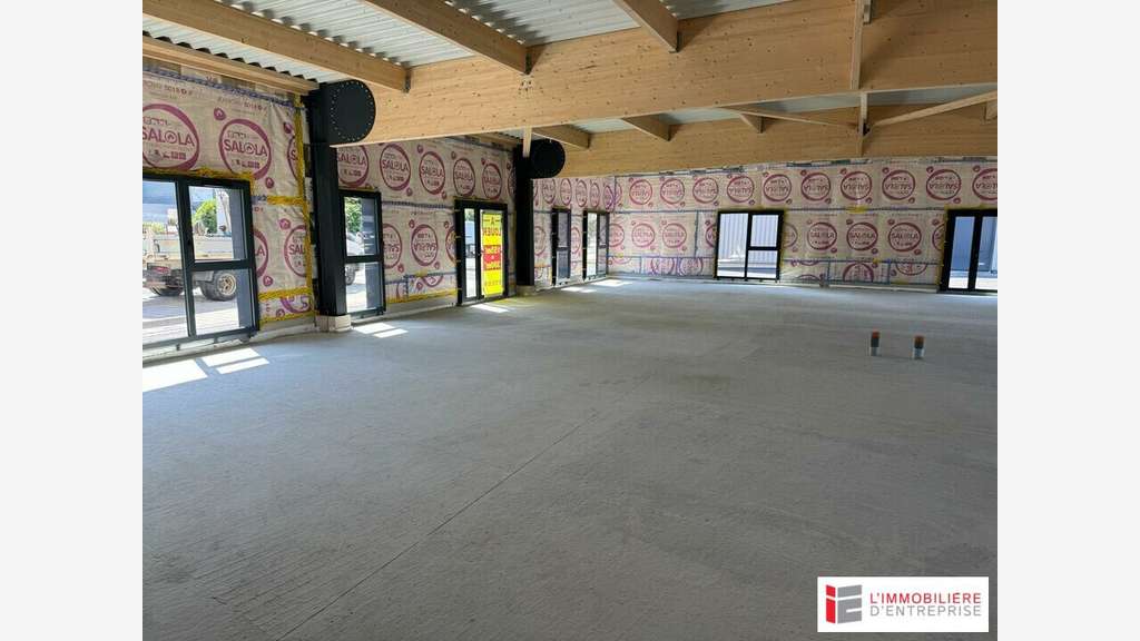 Local d'activité de 300m² à louer à la Bouëxière