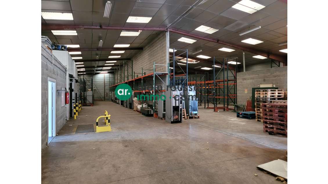 Loue local d'activité 880m² la Chapelle-sur-Erdre