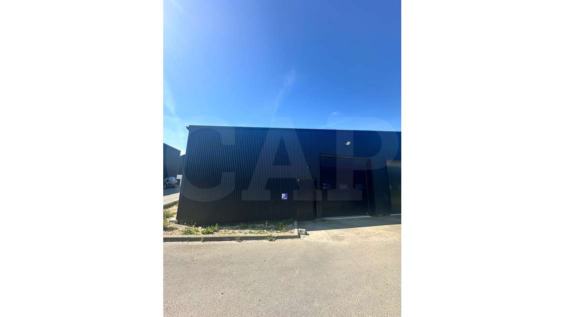 A louer cellule d'activité 100m² à La Gouesnière