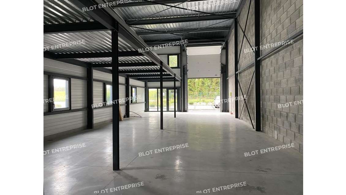 A louer locaux 265m²zone l'Hermitage La Richardais