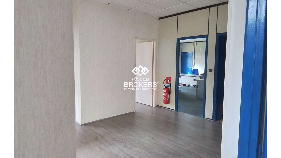 A louer bureaux en ZI 300m² à Lannemezan A64 