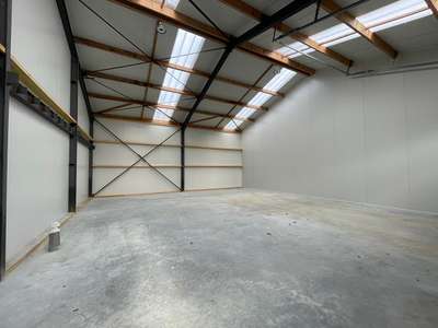 A louer cellule d'activité de 142m² en za à Lantic