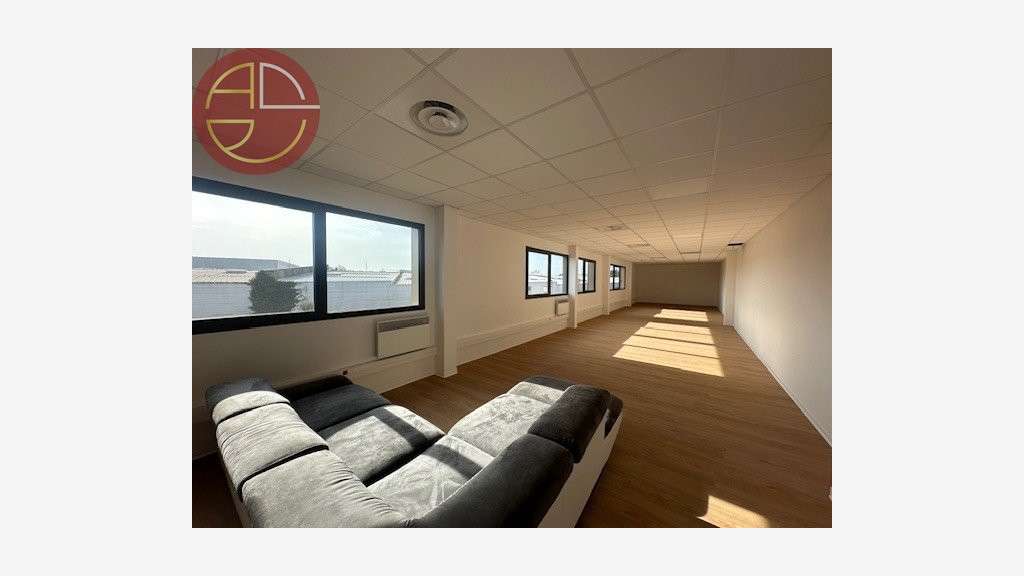 A louer entrepôt bureaux de 803m² à Launaguet