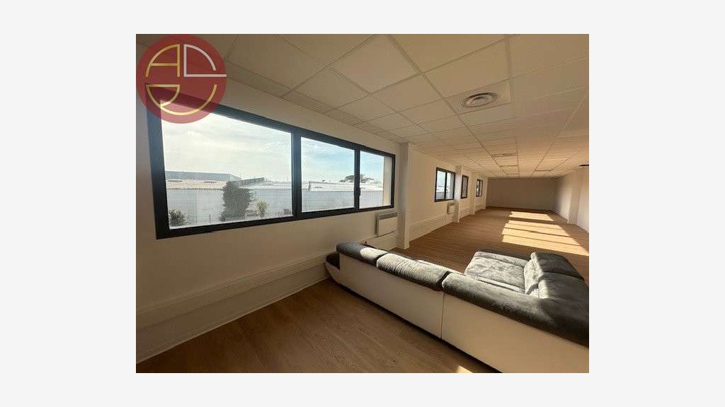 A louer entrepôt bureaux de 803m² à Launaguet