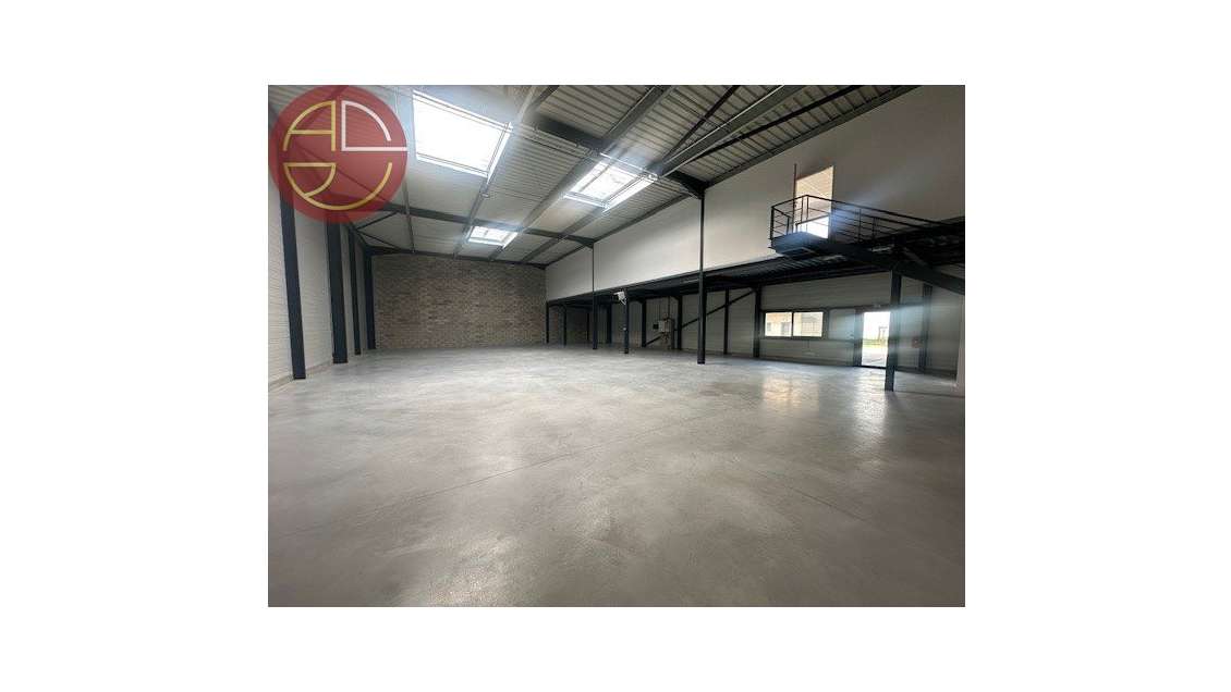 A louer entrepôt 1072m² Launaguet parc sécurisé