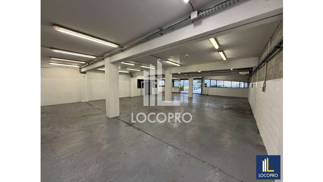 Local d'activité polyvalent à louer au Cannet