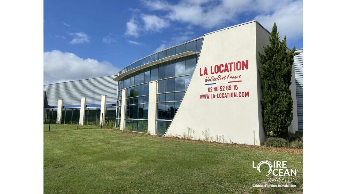 Local mixte 1060m² à louer au Cellier