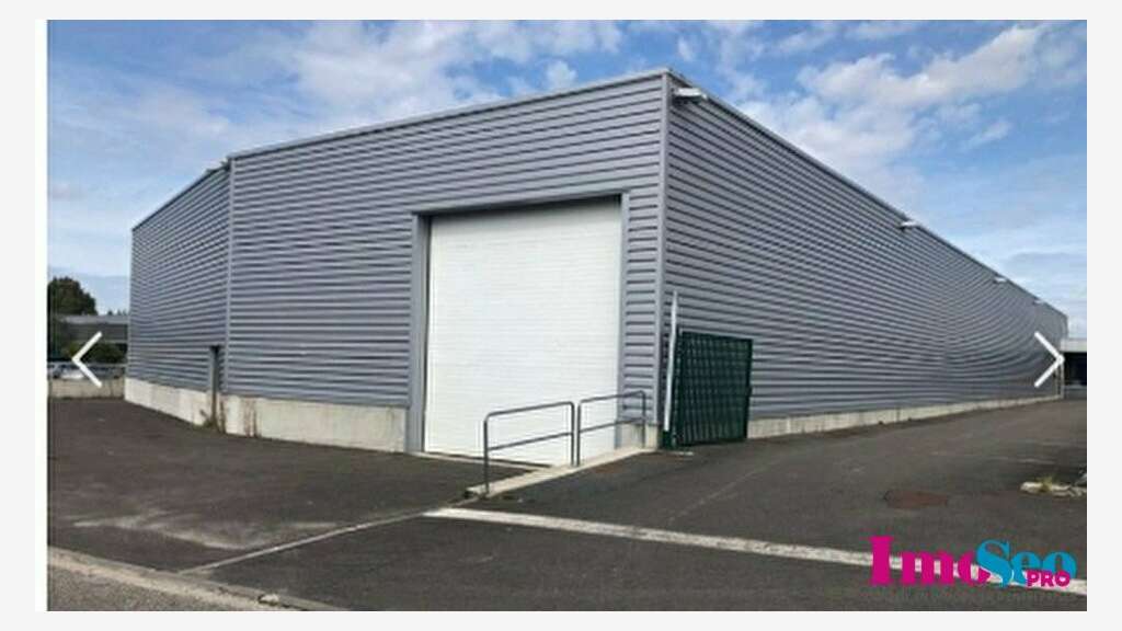Entrepôt 2000m² à louer sur site clos au Haillan