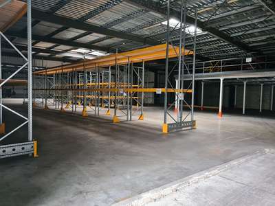 Location Locaux d'activités - Entrepôts au Haillan