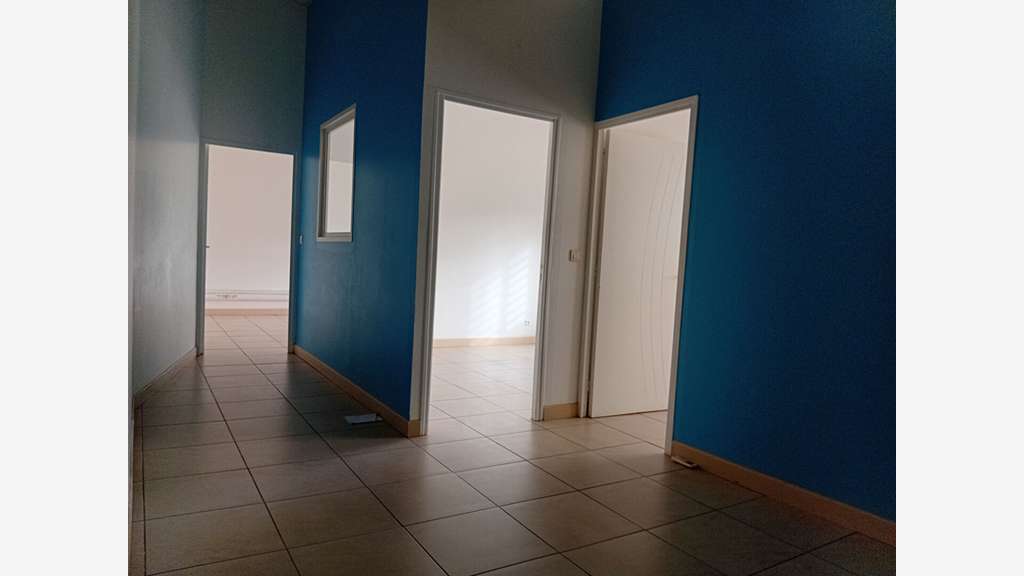 A louer local d'activité 61m² Le Lamentin