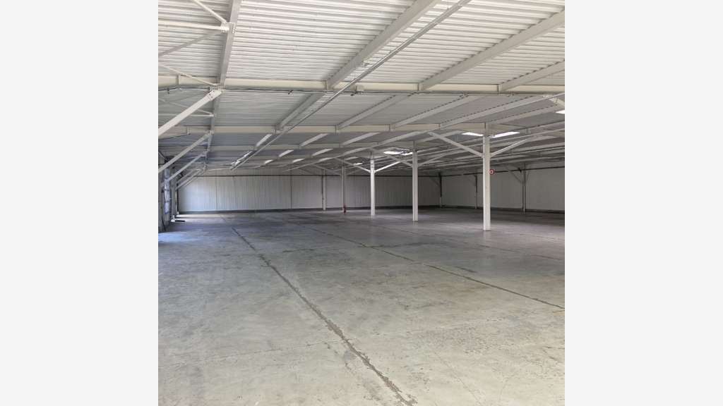A louer entrepôt logistique 8170m² sur Châteauroux