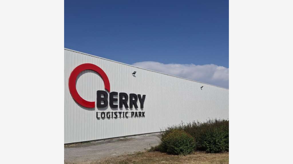 A louer entrepôt logistique 8170m² sur Châteauroux
