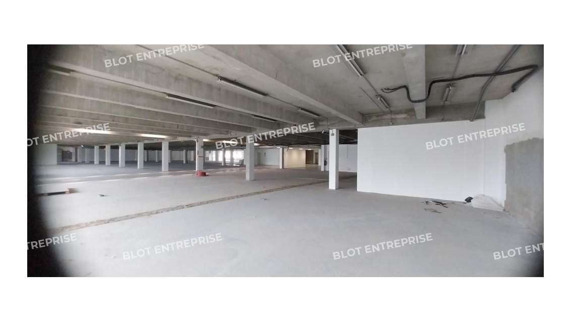 A louer locaux activités 1500m² au Relecq-Kerhuon