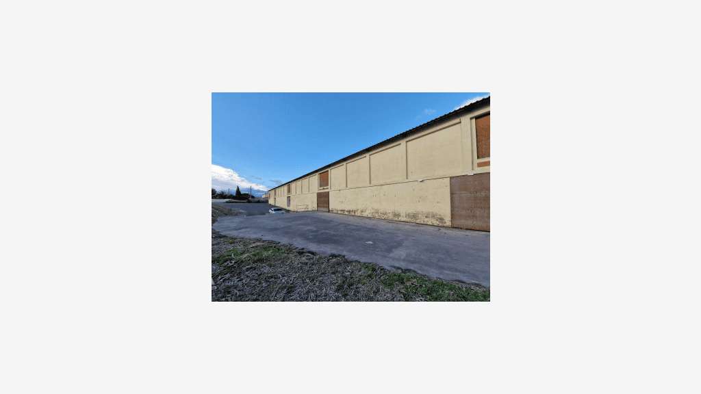 A louer entrepôt industriel 8000m² div à Lézignan