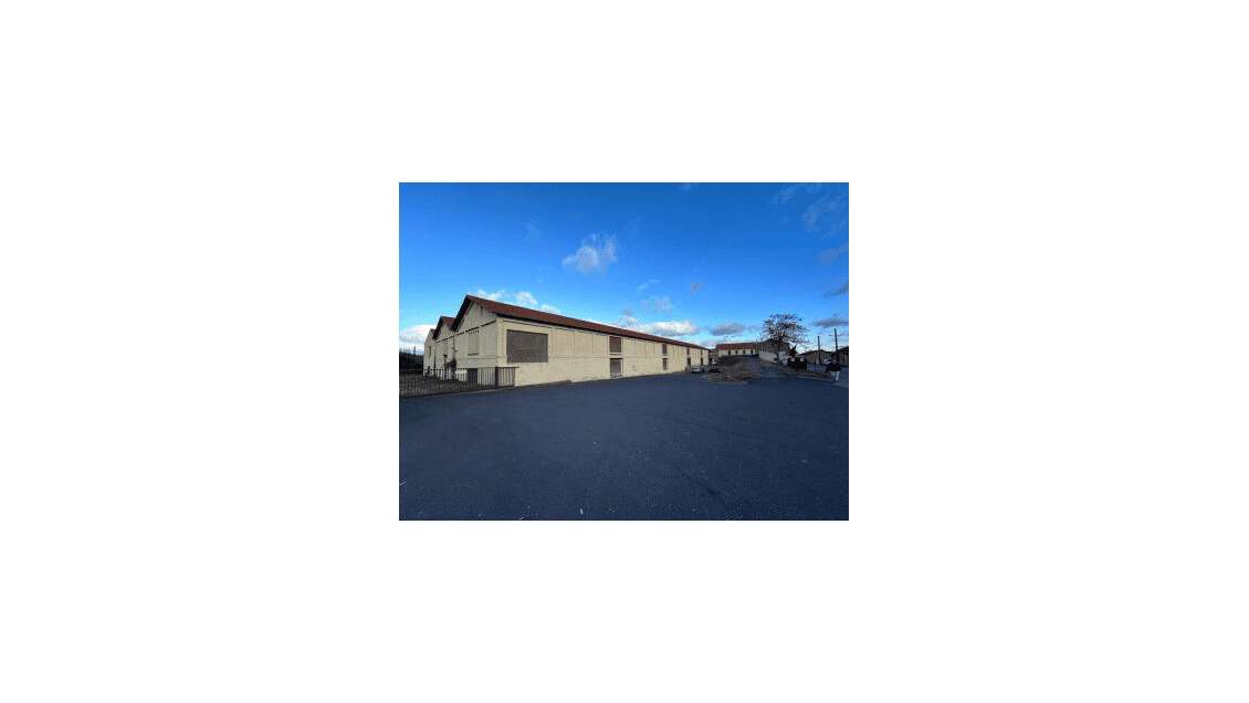 A louer entrepôt industriel 8000m² div à Lézignan 