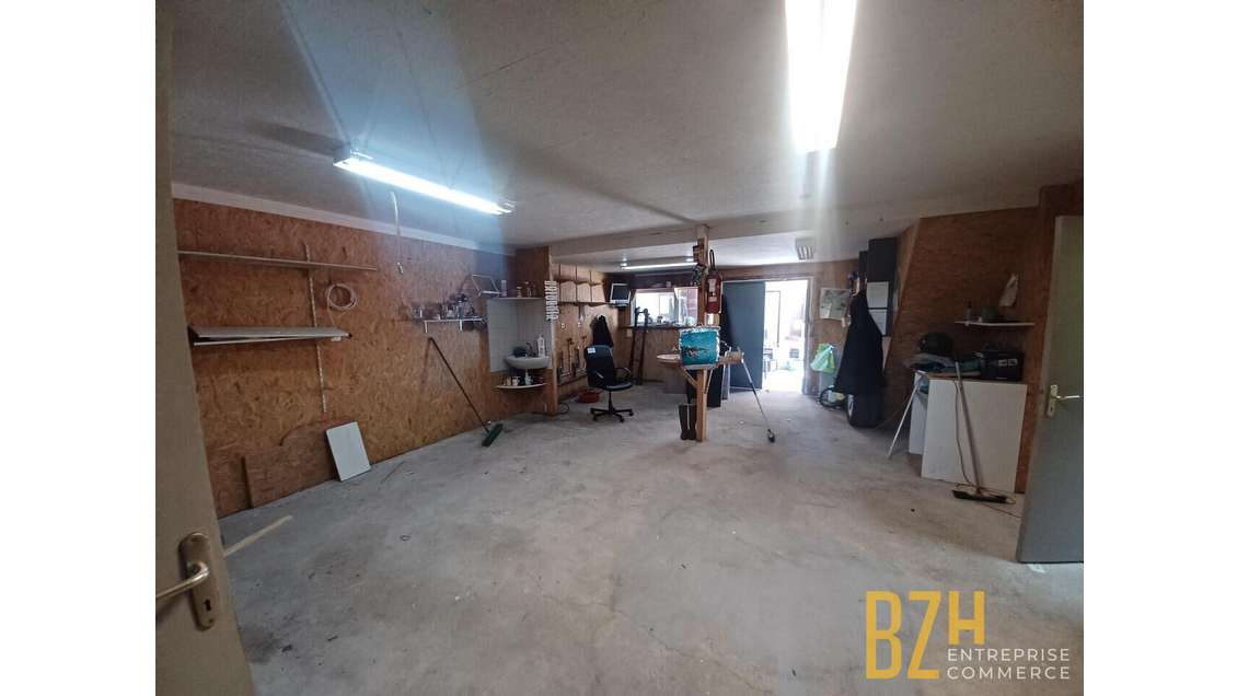 Local d'activité 250m² à louer à Cléguer