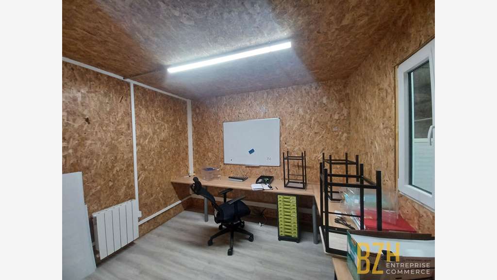 Local d'activité de 200m² à louer à Lanester